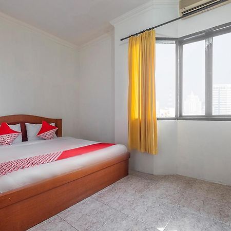 Super Oyo 2704 Hotel Transit 2 Mandai Екстериор снимка